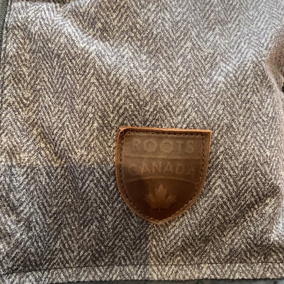 Roots warm vest - size medium 7/8 - Picture 3 of 4